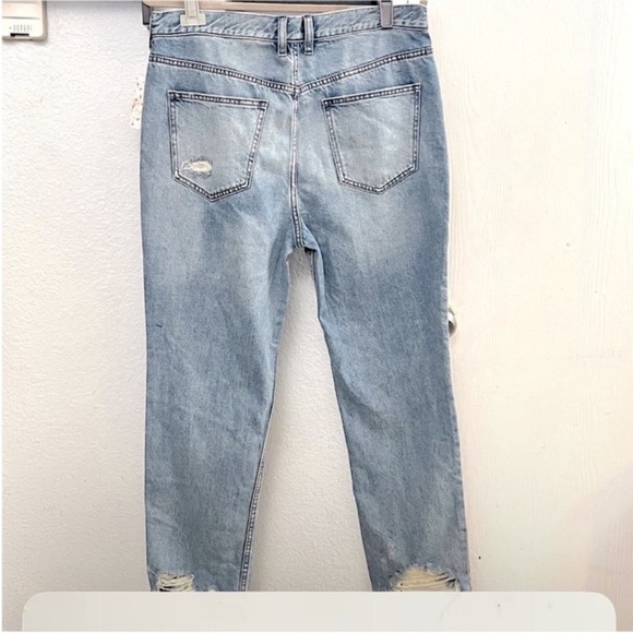We the Free Mid Rise Indigo Distressed Jeans Size Sz 31 Button Fly - Picture 3 of 9